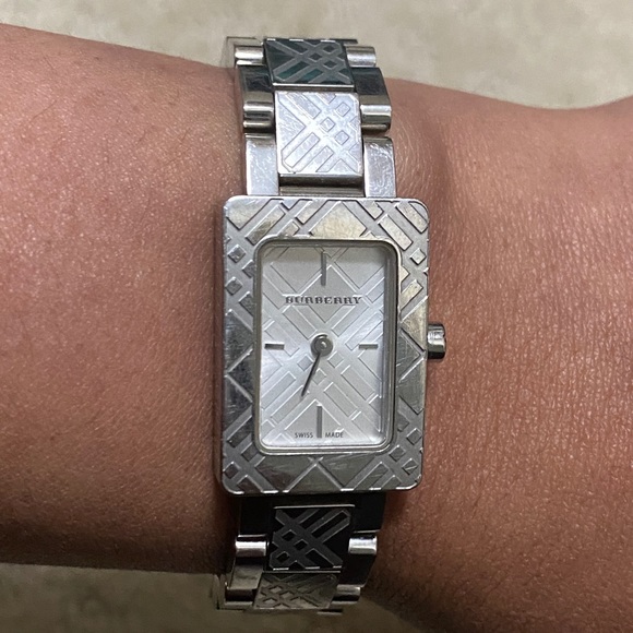 Authentic Burberry Swiss Quartz Watch - Picture 3 of 14